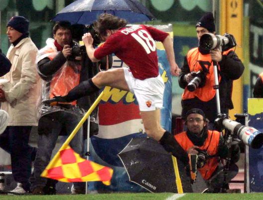 Roma-Juventus, i momenti più iconici della sfida: dal calcio di Cassano alla rimonta firmata di De Sciglio- immagine 2