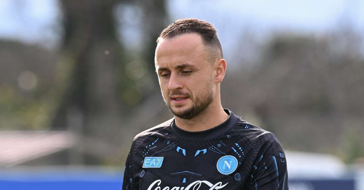 Napoli, emergenza a centrocampo per Conte. Nuovo infortunio per Lobotka, in dubbio per la Supercoppa Italiana