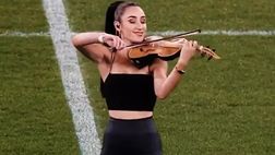 Melbourne derby, virale la violinista che ha suonato Freed from Desire nel pre-gara
