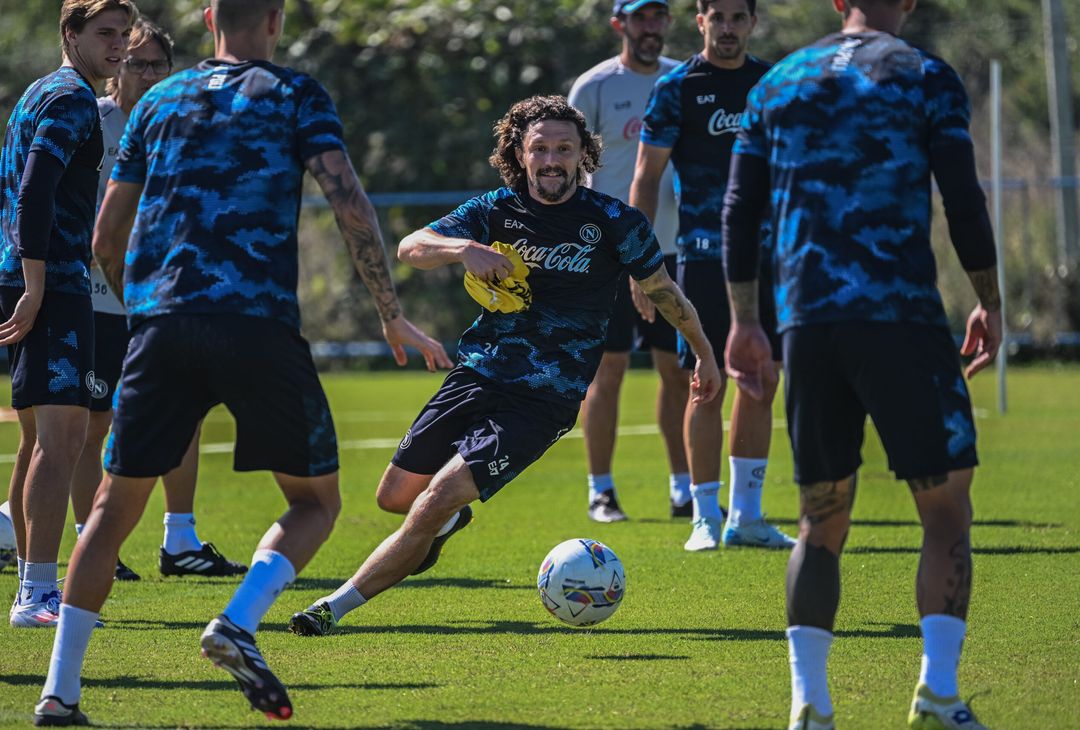 GALLERY Reintegro per Mario Rui? Il terzino si rivede in gruppo con i compagni- immagine 1