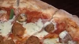 Glasgow, nasce la “GilMcTominay”: omaggio di un pizzaiolo napoletano ai due scozzesi