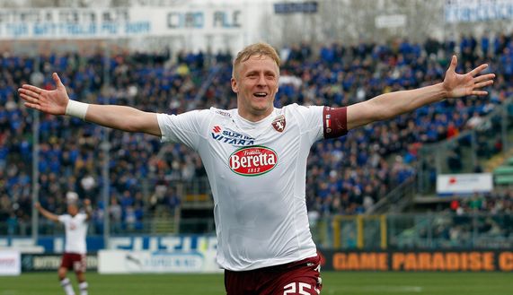 BERGAMO, ITALY - APRIL 04: Kamil Glik of Torino celebrates after scoring the second goal during the Serie A match between Atalanta BC and Torino FC at Stadio Atleti Azzurri d'Italia on April 4, 2015 in Bergamo, Italy. (Photo by Maurizio Lagana/Getty Images) Benevento-Torino, la gara del cuore di capitan Glik. E Falque vuole farsi vedere- immagine 2