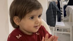 La figlia balla l’inno del Napoli: l’esilarante reazione del papà milanista