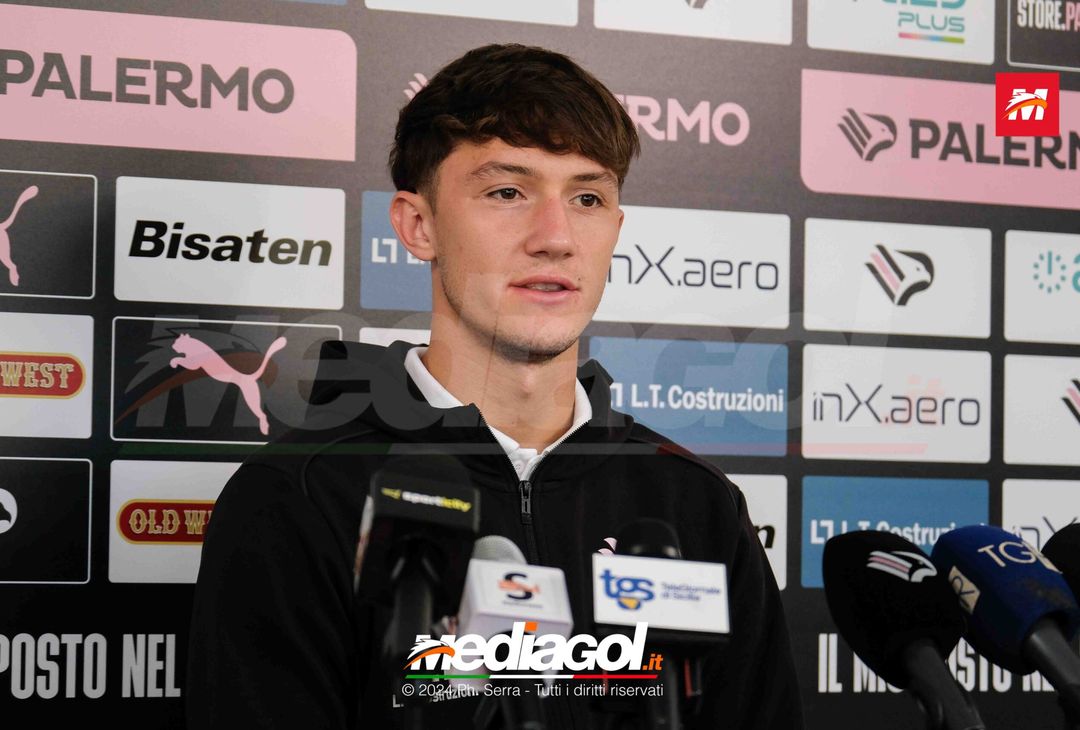 FOTO PALERMO, la presentazione di Patryk Peda in conferenza (Gallery) - immagine 7