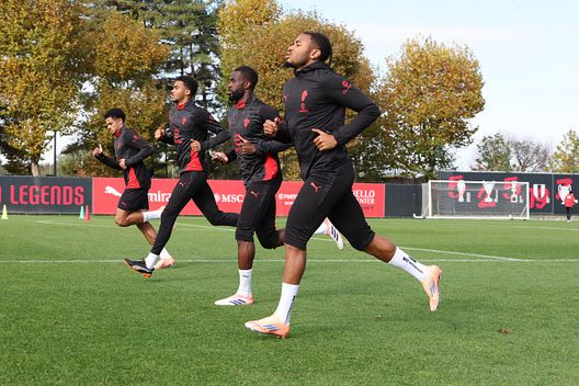 David Odogu, Zachary Athekame, Fikayo Tomori e Christopher Nkunku oggi  a Milanello (Photo by Claudio Villa/AC Milan via Getty Images)  milanello-lavoro-personalizzato-per-estupinan-e-loftus-tutte-le-foto