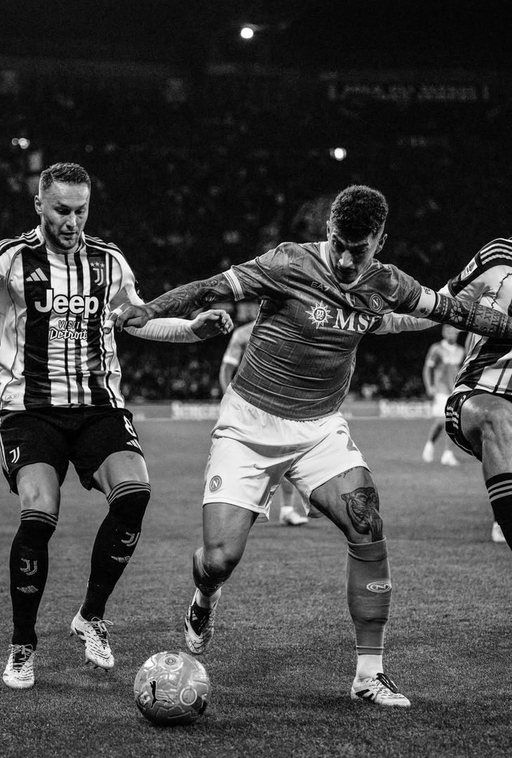 Napoli-Juve, una serata da sogno: le suggestive immagini in bianco e nero – LE FOTO - immagine 9