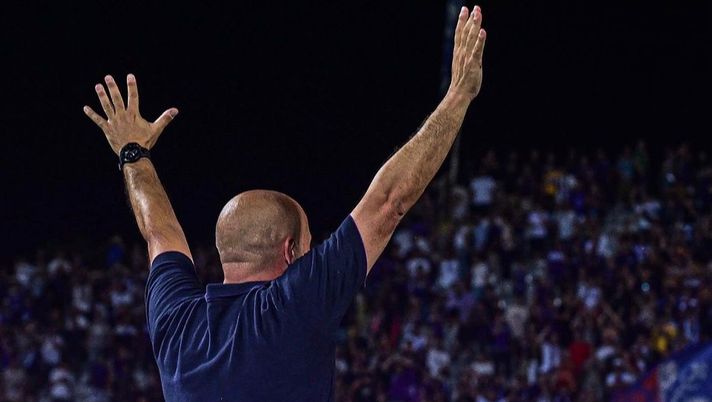 FOTO – La Fiorentina festeggia così Vincenzo Italiano - immagine 1