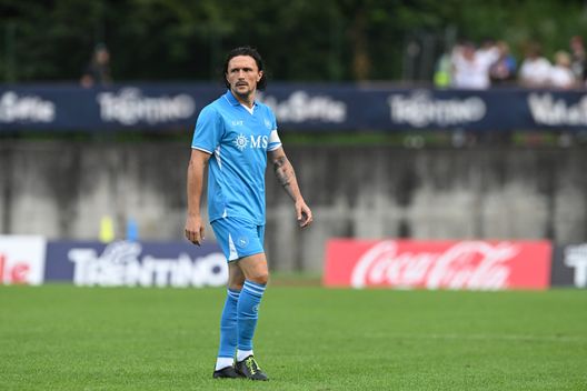 DIMARO, ITALIA - 20 LUGLIO: Il giocatore dell'SSC Napoli Mario Rui in azione durante l'amichevole pre-stagionale tra SSC Napoli e Mantova al Dimaro Sport Center, il 20 luglio 2024 a Dimaro, Italia. (Foto di SSC NAPOLI/SSC NAPOLI tramite Getty Images)