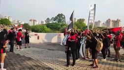 Milan, entusiasmo a Singapore: cori dei tifosi in italiano | VIDEO