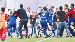 Violenza in campo, stop ai campionati