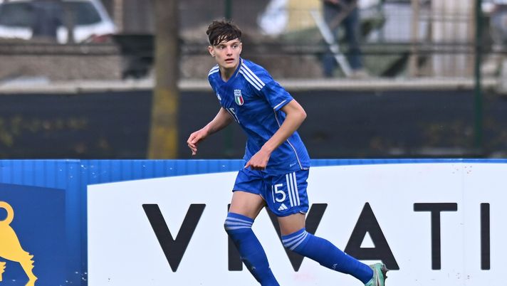 MERANO, ITALY - MARCH 21: Giovanni Leoni of Italy U18 during the International Friendly match between Italy U18 and AustriaU18 at Stadio Gianpiero Combi on March 21, 2024 in Merano, Italy. (Photo by Alessandro Sabattini/Getty Images) Calciomercato Serie A: Leoni via da Parma, Tchatchoua piace in Premier League- immagine 2