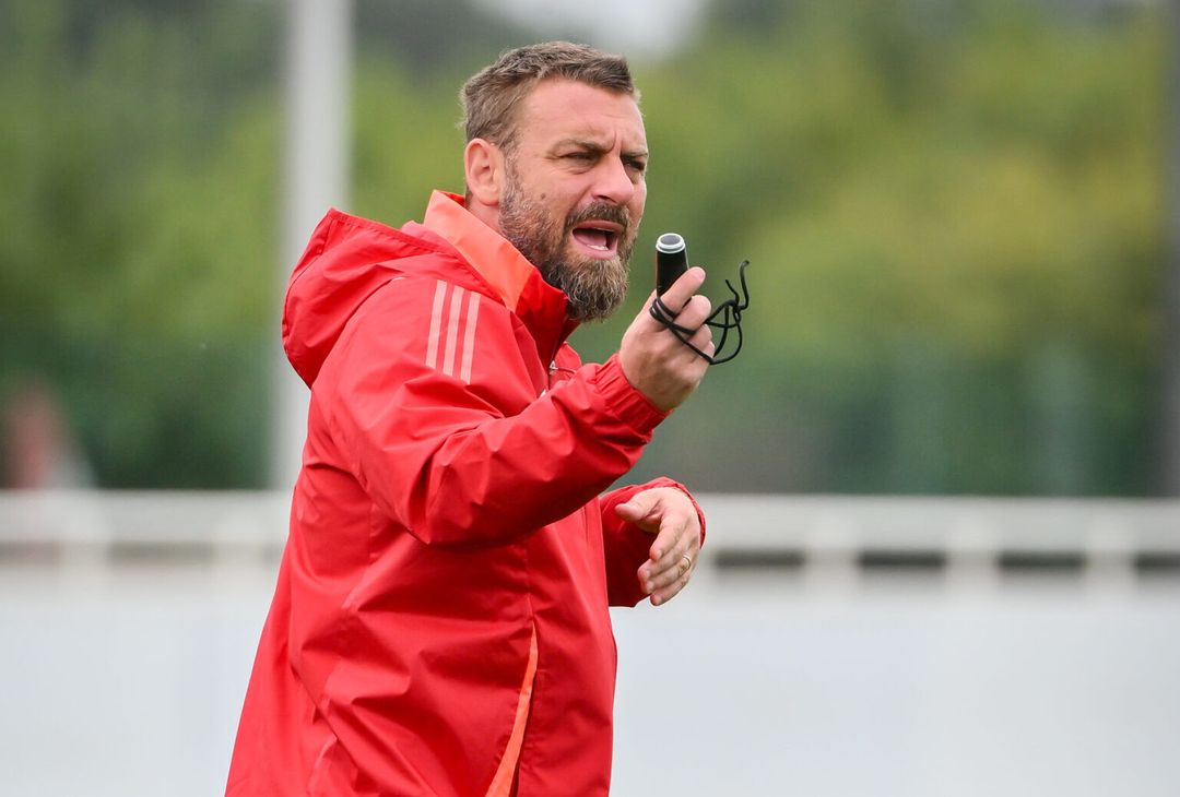 Ritiro Roma, Dovbyk scalda i motori: le indicazioni di De Rossi – FOTO GALLERY - immagine 60