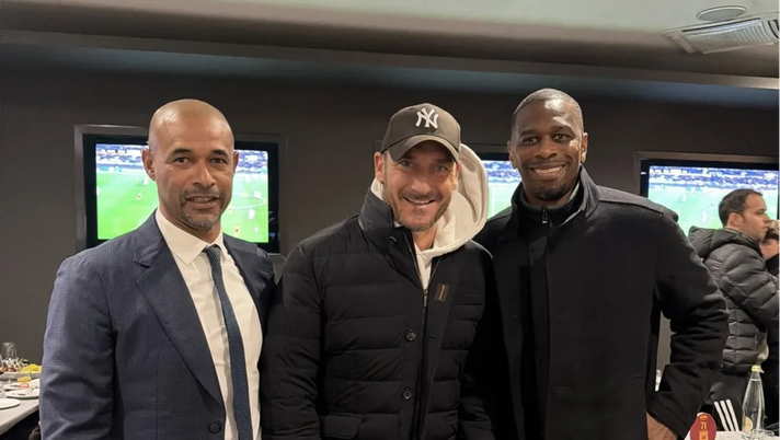 Roma-Stoccarda, anche Juan in tribuna con Totti: “Una grande emozione” - immagine 1