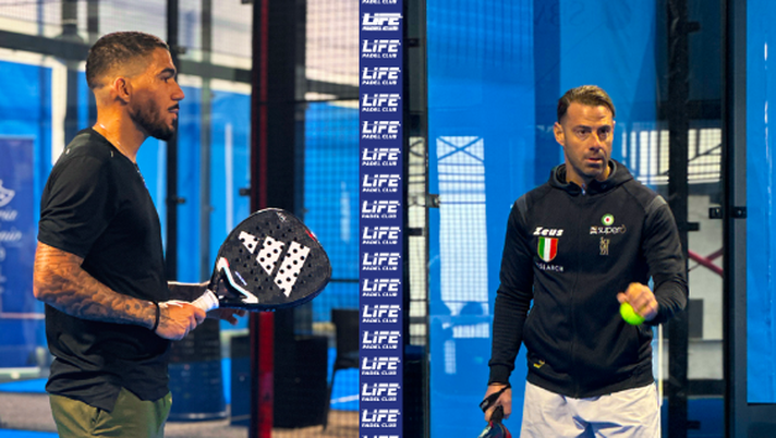 Leggende azzurre, Allan torna a Napoli: sfida con Calaiò al Life Padel Club Adidas Leggende azzurre, Allan torna a Napoli: sfida con Calaiò al Life Padel Club Adidas - immagine 1