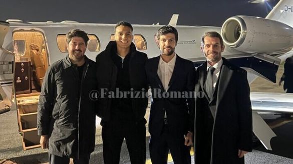 Juve, la prima foto di Alberto Costa: arriva a Torino per le visite mediche e la firma Juve, la prima foto di Alberto Costa: arriva a Torino per le visite mediche e la firma - immagine 1