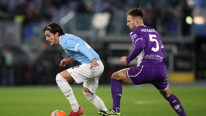 ROME, ITALY - JANUARY 07: Matteo Cancellieri of Lazio runs with the ball Marin Pongracic of ACF Fiorentina during the Serie A match between SS Lazio and ACF Fiorentina at Stadio Olimpico on January 07, 2026 in Rome, Italy. (Photo by Paolo Bruno/Getty Images) Lazio, il Brentford studia il colpo: emissari per Cancellieri / Mercato - immagine 1