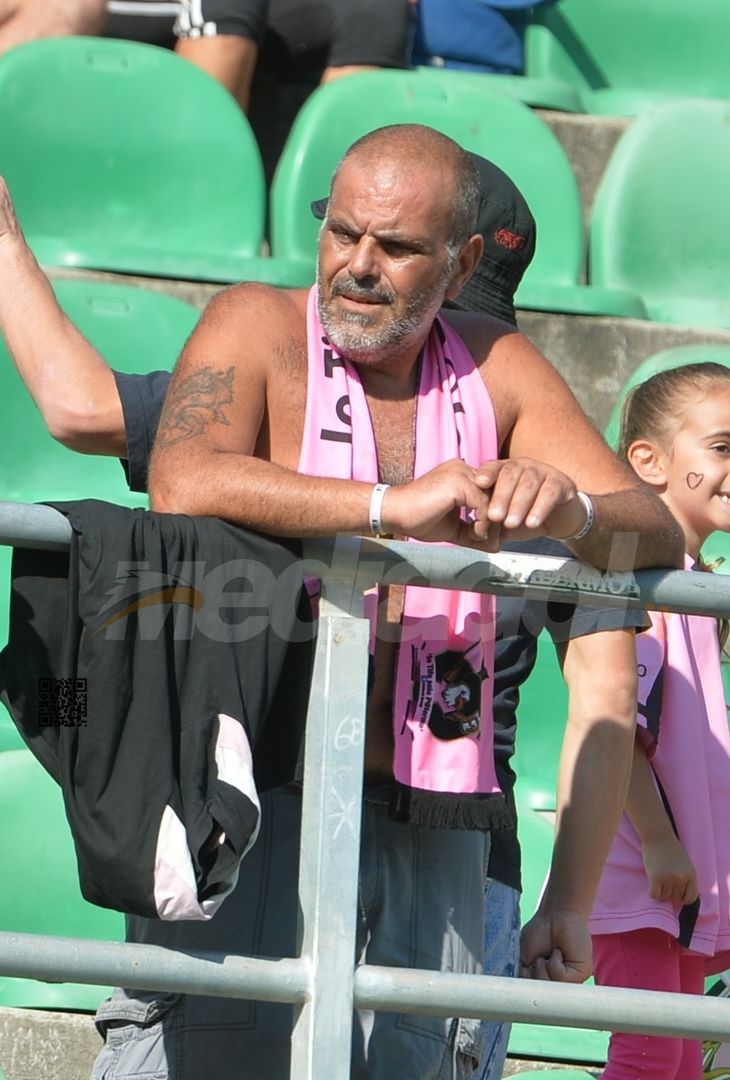 FOTOTIFO Palermo-Sudtirol 2-1, gli scatti ai tifosi al “Renzo Barbera” (GALLERY) - immagine 41