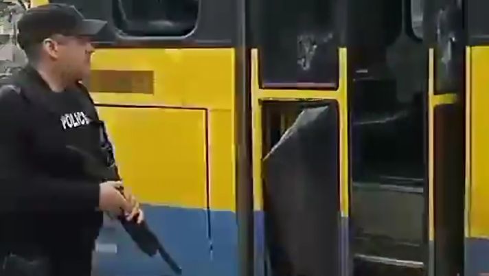 Paura al derby di Montevideo: sassate contro il pullman dei tifosi del Penarol - immagine 1