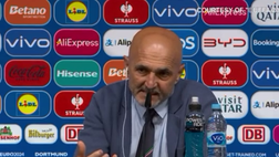 Spalletti spiega i principi della costruzione dal basso: show in conferenza!