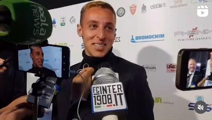 Premio Gentleman, l’Inter si prende la scena: Davide Frattesi si fa immortalare con la fidanzata - immagine 1