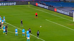 Napoli-Chelsea 0-1, Enzo Fernandez la sblocca su rigore: che ingenuità di Juan Jesus! VIDEO