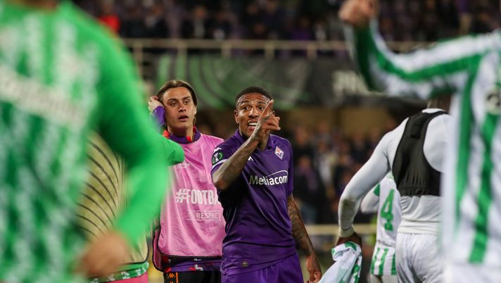 GERMOGLI PH: 8 MAGGIO 2025 FIRENZE STADIO ARTEMIO FRANCHI SEMIFINALE DI CONFERENCE LEAGUE FIORENTINA VS BETIS NELLA FOTO FOLORUNSHO Due gialli pesanti costano ai viola due squalifiche in vista del Bologna - immagine 1