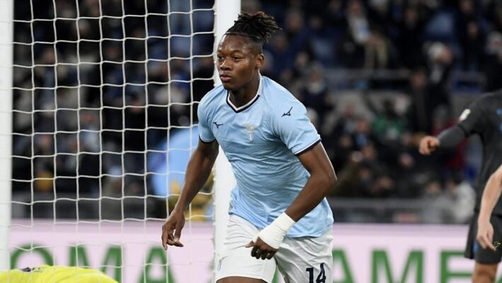 ROME, ITALY - DECEMBER 05: Tijjani Noslin of SS Lazio celebrates a opening goal during the Italy Frecciarossa Cup match between SS Lazio v Napoli at Stadio Olimpico in Rome on December 05, 2024 in Rome, Italy. (Photo by Marco Rosi - SS Lazio/Getty Images) Lazio, Pedro salta l’ultimo allenamento prima del derby: cosa filtra su Noslin e Lazzari - immagine 1