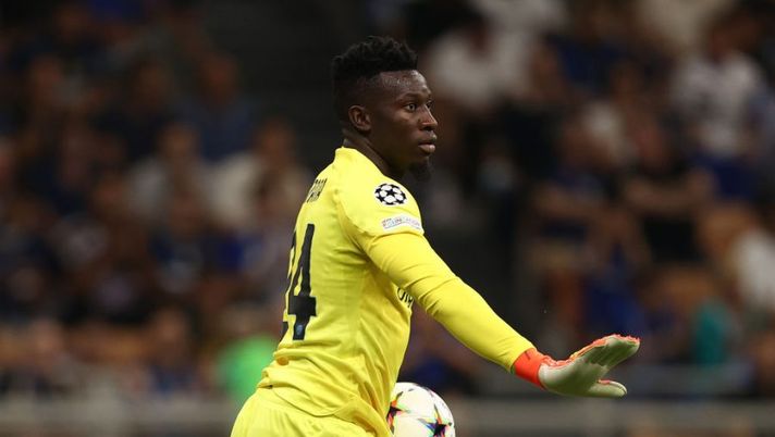 MILAN, ITALY - SEPTEMBER 07: Andre Onana of FC Internazionale gestures during the UEFA Champions League group C match between FC Internazionale and FC Bayern München at San Siro Stadium on September 07, 2022 in Milan, Italy. (Photo by Francesco Scaccianoce/Getty Images)  Tutto sui portieri al fanta: griglia, coppie low cost, chi con i big e le gerarchie squadra per squadra- immagine 1