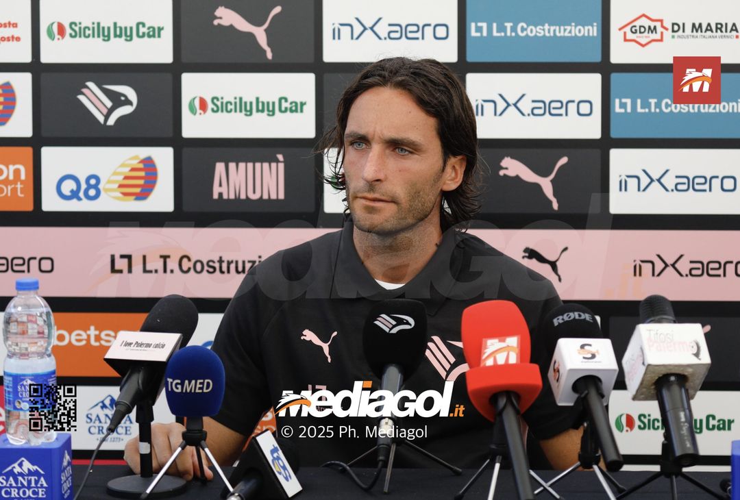 FOTO, Tommaso Augello si presenta in conferenza Palermo FC - immagine 3