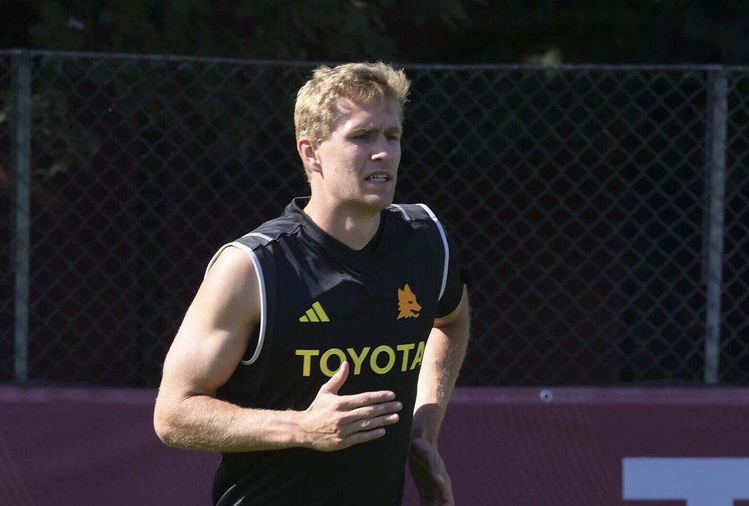 Roma, secondo giorno di ritiro. L’allenamento a Trigoria – FOTO GALLERY - immagine 33