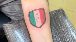 “Presidente, sei il numero uno”: un tifoso azzurro si tatua Scudetto e… ADL!