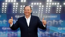 Gerry Scotti, rinnovo di contratto con Mediaset. Ma rinuncia a Tu Si Que Vales