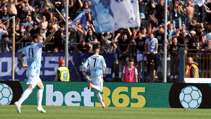 EMPOLI, ITALY - APRIL 20: Mirco Antenucci of Spal celebrates after scoring a goal during the Serie A match between Empoli and SPAL at Stadio Carlo Castellani on April 20, 2019 in Empoli, Italy. (Photo by Gabriele Maltinti/Getty Images) Antenucci