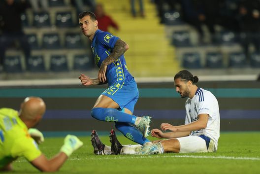 EMPOLI, ITALY - NOVEMBER 4: Pietro Pellegri of Empoli FC reacts after scoring a goal during the Serie A match between Empoli and Como at Stadio Carlo Castellani on November 4, 2024 in Empoli, Italy. (Photo by Gabriele Maltinti/Getty Images) Pellegri segna con l’Empoli: senza Zapata avrebbe potuto far comodo a Vanoli- immagine 2