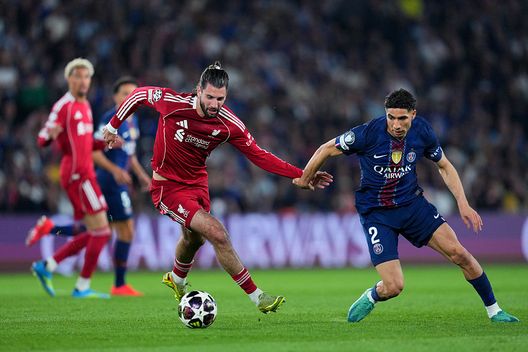 Parigi, Francia - 8 aprile 2026: Dominik Szoboszlai del Liverpool sfidato da Achraf Hakimi del Paris Saint-Germain durante l'andata dei quarti di finale di Champions League tra Paris Saint-Germain e Liverpool FC al Parc des Princes. (Foto di Franco Arland/Getty Images) Liverpool-Psg, statistiche e precedenti tra le due potenze del calcio europeo- immagine 4