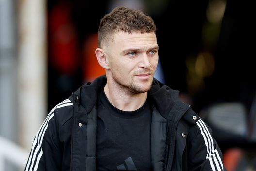 NEWCASTLE UPON TYNE, INGHILTERRA - 26 DICEMBRE: Kieran Trippier del Newcastle United arriva allo stadio prima della partita di Premier League tra Newcastle United FC e Aston Villa FC a St James' Park, il 26 dicembre 2024 a Newcastle upon Tyne, Inghilterra. (Foto di Ian MacNicol/Getty Images) Trippier strip club