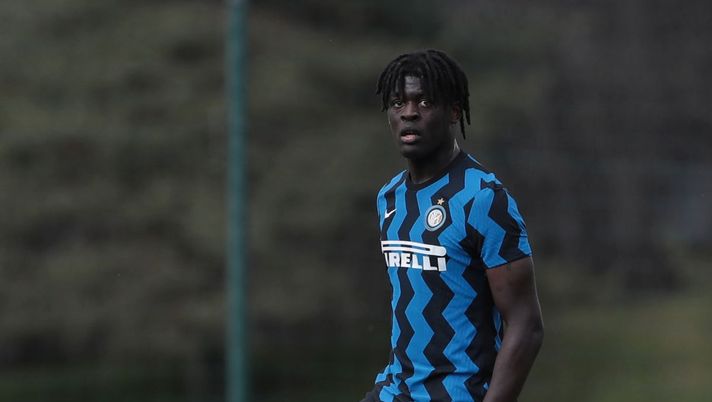 Ex Inter, Kinkoue torna in Italia? Ci pensa l’Udinese, ma la concorrenza non manca - immagine 1