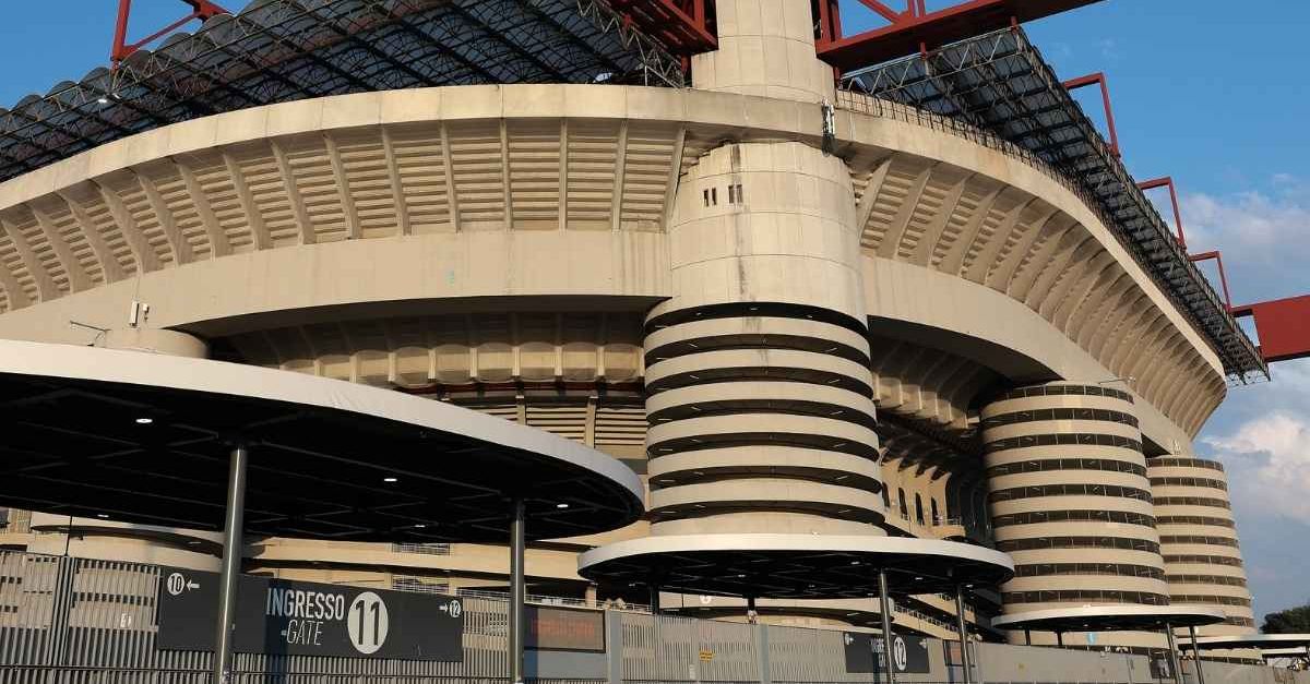 Stadio San Siro a Milan e Inter, slitta il rogito per la cessione ai due club: il motivo Stadio San Siro a Milan e Inter, slitta il rogito per la cessione ai due club: il motivo