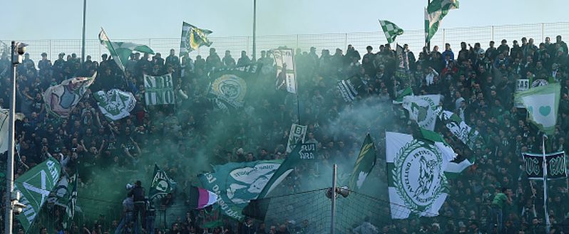 Tifosi di US Avellino prima della partita di Serie B tra US Avellino e Benevento Calcio allo Stadio Partenio il 10 dicembre 2016 ad Avellino Foggia-Avellino: una rivalità oltre le categorie- immagine 6