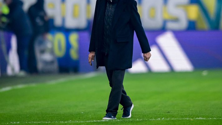 BUENOS AIRES, ARGENTINA - AUGUST 24: Miguel Angel Russo head coach of Boca Juniors enters the pitch prior to a Torneo Clausura Betano 2025 match between Boca Juniors and Banfield at Estadio Alberto J. Armando on August 24, 2025 in Buenos Aires, Argentina. (Photo by Marcelo Endelli/Getty Images) Boca Juniors-Millonarios, l’amichevole nel nome di Miguel Angel Russo - immagine 1