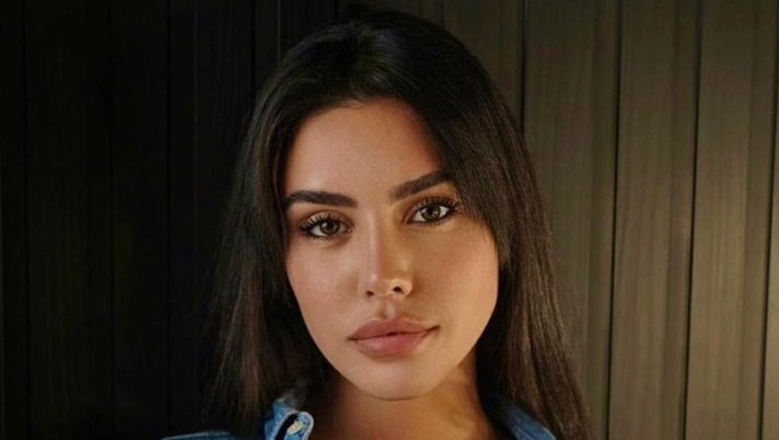 Michelle Sander, décolleté pazzesco. L’ex lady Petagna incanta: scatto bollente - immagine 1