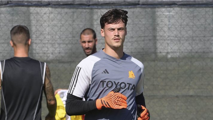 Svilar: “Mourinho è speciale. Voglio giocare e sono pronto per la seconda stagione” - immagine 1