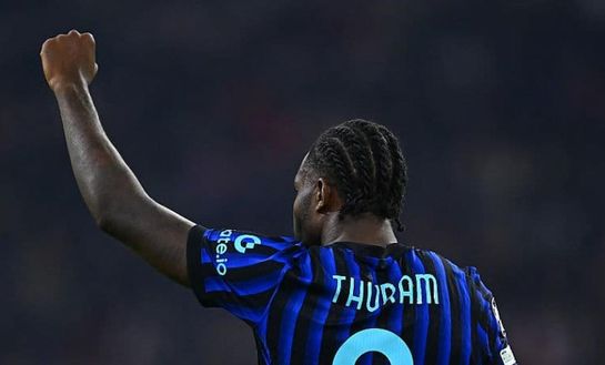 Inter-Slavia, Thuram esce toccandosi la coscia. Ed ecco cosa ha risposto al medico preoccupato- immagine 2