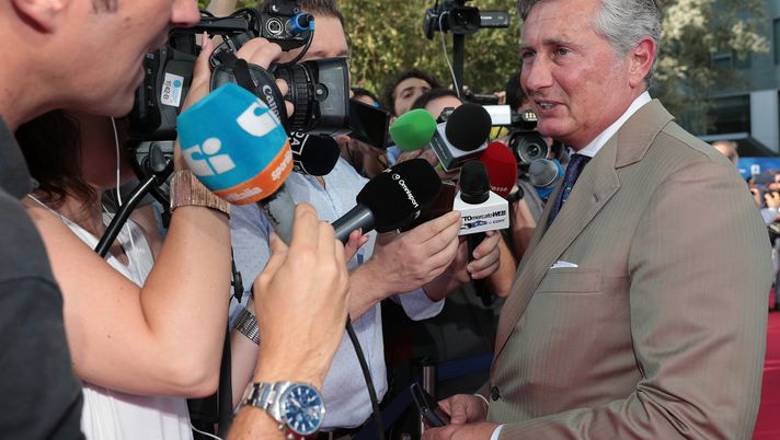 MILAN, ITALY - JULY 29: Daniele Prade of ACF Fiorentina speaks to the media prior to the Serie A 2019/2020 fixture unveiling on July 29, 2019 in Milan, Italy. (Photo by Emilio Andreoli/Getty Images for Lega Serie A) Dopo Gosens e Dzeko la Fiorentina ‘segue’ ancora il Bologna: idee Fazzini e Immobile - immagine 1