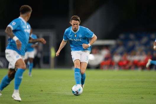 Non impatta come De Bruyne, già vederlo mette ansia: McTominay, i voti dei quotidiani- immagine 6