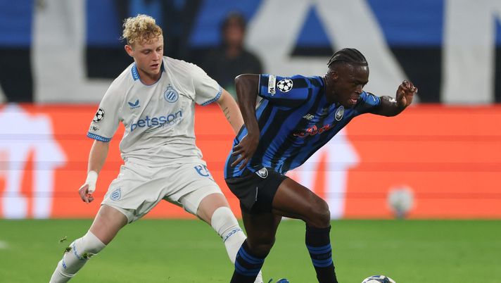 BERGAMO, ITALY - SEPTEMBER 30: Kamaldeen Sulemana of Atalanta gets away from Joaquin Seys of Club Brugge during the UEFA Champions League 2025/26 League Phase MD2 match between Atalanta BC and Club Brugge KV at Stadio di Bergamo on September 30, 2025 in Bergamo, Italy. (Photo by Timothy Rogers/Getty Images) Martino: “Il Napoli ha mostrato il suo valore solo con lo Sporting! Su Sulemana…” - immagine 1