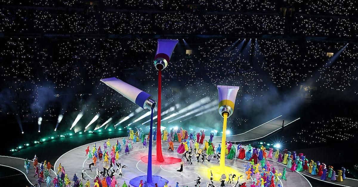 Milano-Cortina, quante gaffe durante la cerimonia inaugurale. Alessia Tarquinio: “Se non si capisce…”