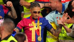 Derby di Madrid con ospite speciale del Barcellona in tribuna: spunta il “sosia” di Raphinha