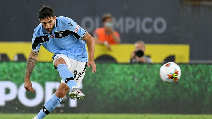 lazio genoa Lazio 3-2 Genoa, i biancocelesti acciuffano la vittoria con un rigore al 100′ - immagine 1