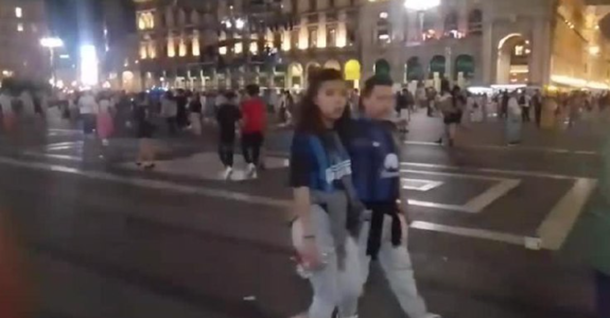 champions league manita del psg i tifosi dell inter lasciano piazza duomo video da Pianetamilan.it champions league manita del psg i tifosi dell inter lasciano piazza duomo video